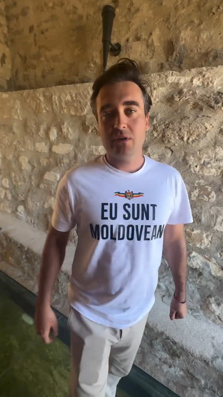 Atacă din tufari, ca Ștefan cel Mare 😎 piu-piu-piu 🔫🥷